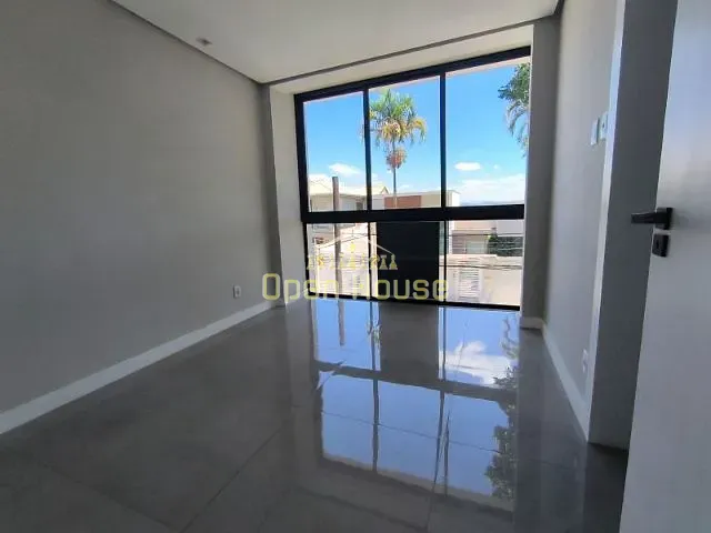 Casa com 120m² 3 quartos e 4 banheiros, à venda, no bairro Jardim Amália em Volta Redonda