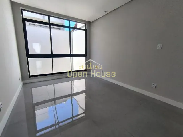 Casa com 120m² 3 quartos e 4 banheiros, à venda, no bairro Jardim Amália em Volta Redonda