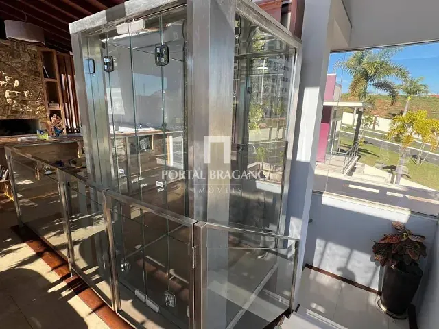 Casa com 600m² 4 quartos e 6 banheiros, à venda, no bairro Residencial Colinas de São Francisco em Bragança Paulista
