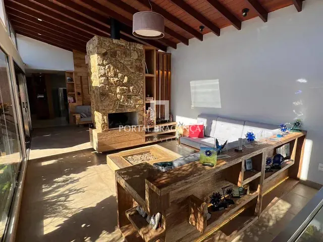 Casa com 600m² 4 quartos e 6 banheiros, à venda, no bairro Residencial Colinas de São Francisco em Bragança Paulista