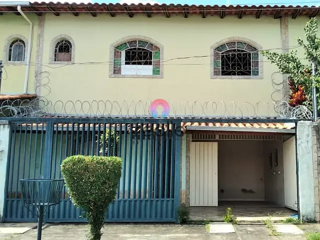 Casa com 109m² 4 quartos e 3 banheiros, à venda, no bairro Parque Xangri-Lá em Contagem