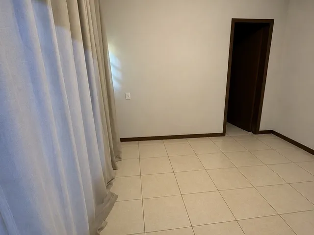 Casa 4 quartos e 2 banheiros, à venda, no bairro Pedra Branca (Justinópolis) em Ribeirão das Neves