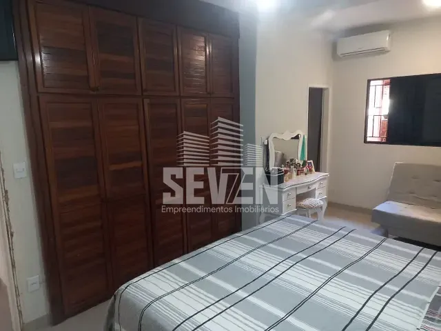 Casa com 460m² 4 quartos e 2 banheiros, à venda, no bairro Jardim Panorama em Bauru