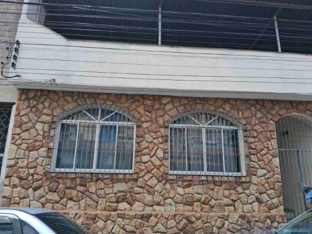 Casa 6 quartos e 3 banheiros, à venda, no bairro São Mateus em Juiz de Fora