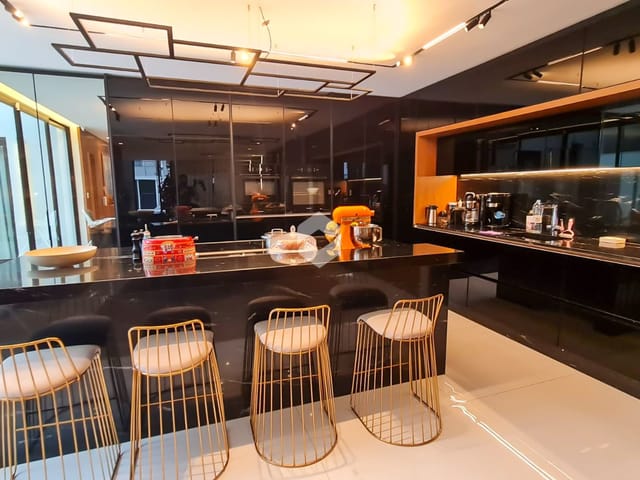 Casa com 300m² 4 quartos e 6 banheiros, à venda, no bairro Recreio dos Bandeirantes em Rio de Janeiro