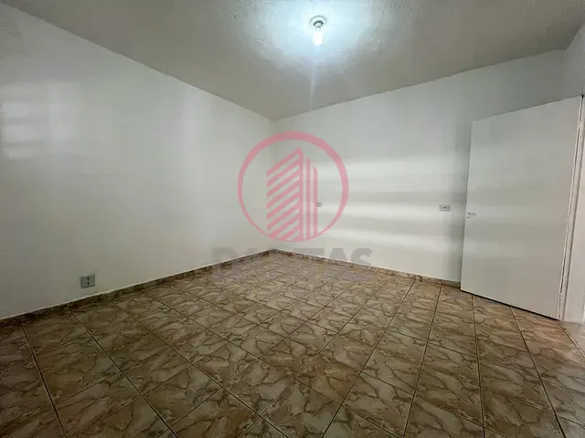 Casa 2 quartos e 2 banheiros, para alugar, no bairro Jardim Roberto em Osasco