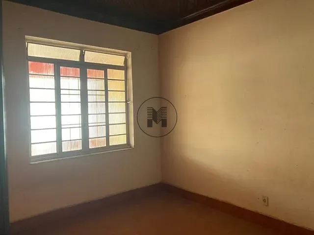 Casa com 300m² 3 quartos e 1 banheiro, à venda, no bairro Nova Guará em Guaratinguetá