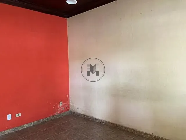 Casa com 300m² 3 quartos e 1 banheiro, à venda, no bairro Nova Guará em Guaratinguetá