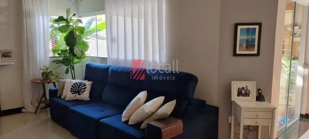 Casa com 3 quartos à venda, 155m² — foto 2 de 28