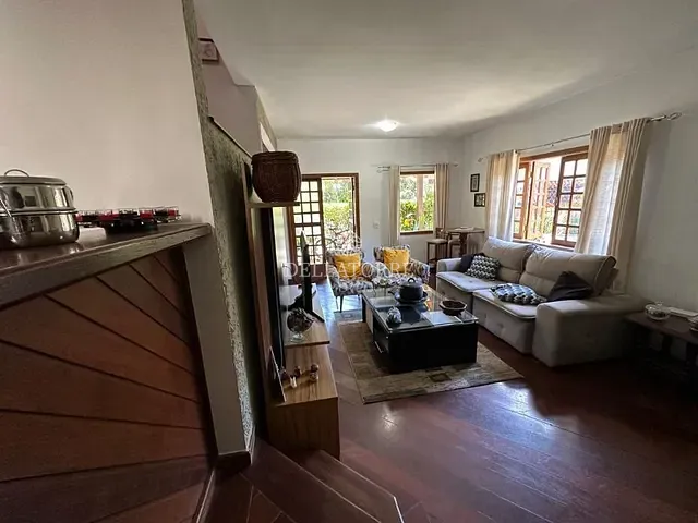 Casa com 13100m² 3 quartos e 4 banheiros, para alugar, no bairro Quebra Frascos em Teresópolis