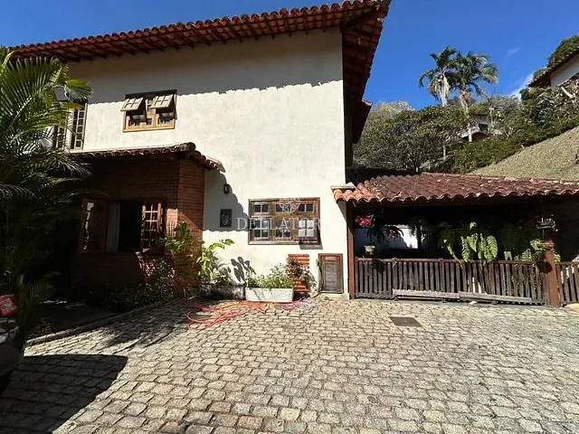 Casa com 13100m² 3 quartos e 4 banheiros, para alugar, no bairro Quebra Frascos em Teresópolis