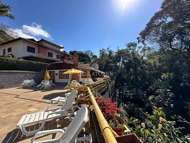 Casa com 13100m² 3 quartos e 4 banheiros, para alugar, no bairro Quebra Frascos em Teresópolis