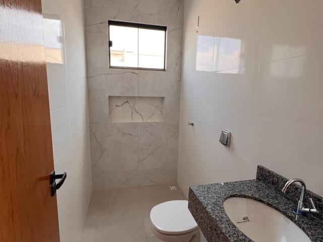 Casa com 300m² 2 quartos e 1 banheiro, à venda, no bairro Parque Amazonas em Sinop