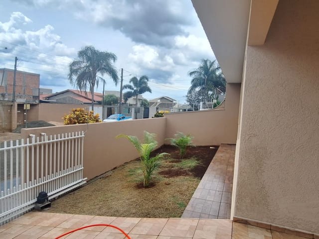 Casa com 300m² 3 quartos e 1 banheiro, à venda ou para alugar, no bairro Jardim Itália em Cambé