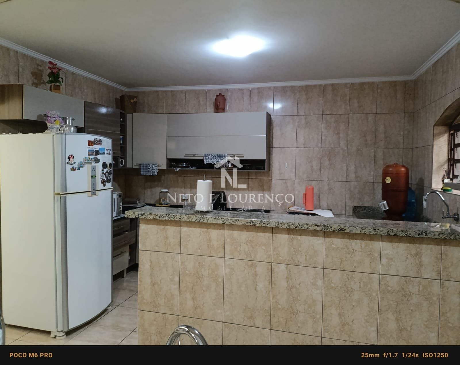 Casa à venda com 5 quartos, 258m² - Foto 4