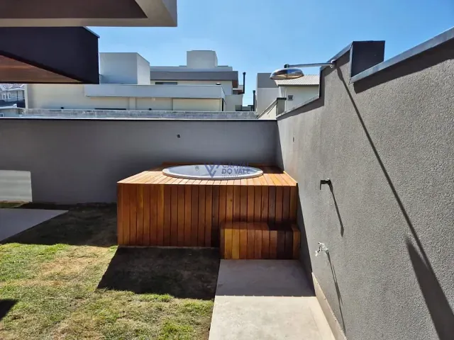 Casa com 250m² 4 quartos e 5 banheiros, à venda, no bairro Bairro da Floresta em São José dos Campos