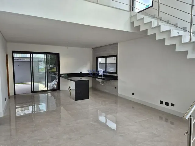 Casa com 250m² 4 quartos e 5 banheiros, à venda, no bairro Bairro da Floresta em São José dos Campos
