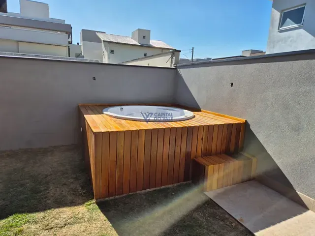 Casa com 250m² 4 quartos e 5 banheiros, à venda, no bairro Bairro da Floresta em São José dos Campos