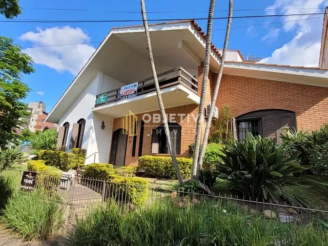 Casa com 500m², à venda ou para alugar, no bairro Chácara das Pedras em Porto Alegre