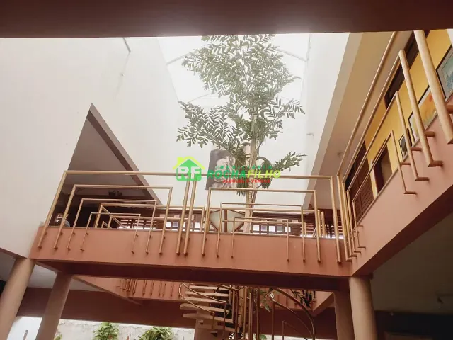 Casa com 650m² 5 quartos e 8 banheiros, à venda, no bairro Ininga em Teresina