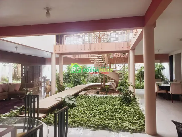 Casa com 650m² 5 quartos e 8 banheiros, à venda, no bairro Ininga em Teresina