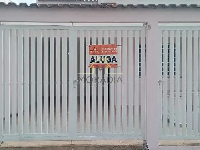 Casa com 350m² 3 quartos e 2 banheiros, para alugar, no bairro Angola em Guaxupé