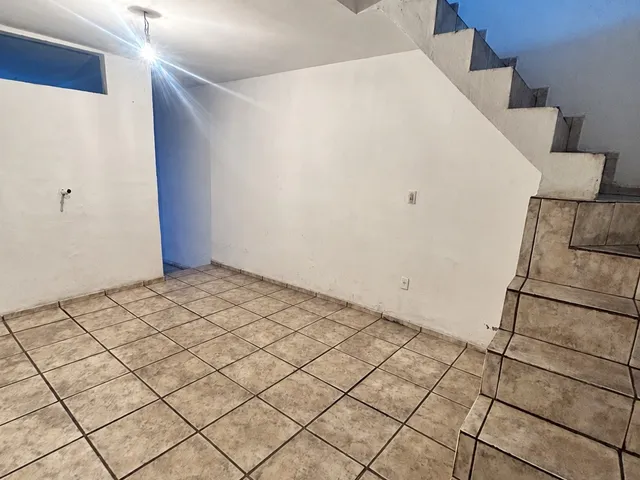 Casa 4 quartos e 1 banheiro, à venda, no bairro Tupi B em Belo Horizonte
