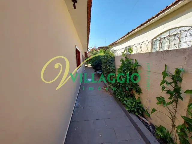 Casa com 330m² 3 quartos e 2 banheiros, para alugar, no bairro Jardim Rosely em São José do Rio Preto