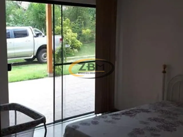 Casa com 2000m² 5 quartos e 5 banheiros, à venda, no bairro Estância Cabral em Cambé