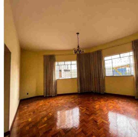 Casa 5 quartos e 2 banheiros, à venda, no bairro Francisco Bernardino em Juiz de Fora