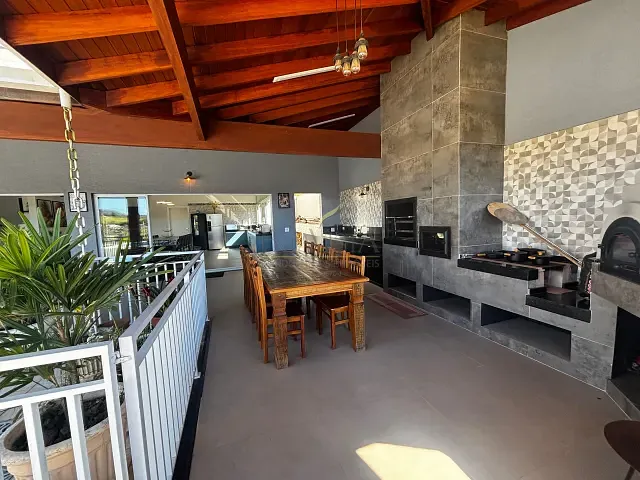 Casa com 1000m² 4 quartos e 6 banheiros, à venda, no bairro Riviera do Jaguari em Piracaia