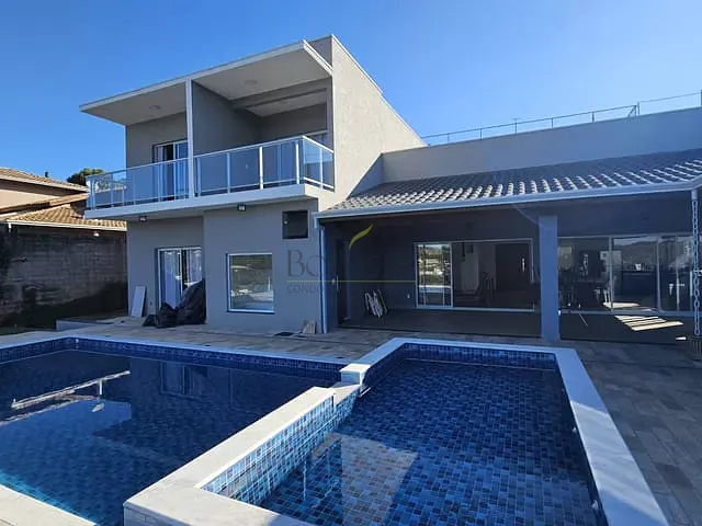 Casa com 1000m² 4 quartos e 6 banheiros, à venda, no bairro Riviera do Jaguari em Piracaia