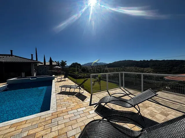 Casa com 1000m² 4 quartos e 6 banheiros, à venda, no bairro Riviera do Jaguari em Piracaia