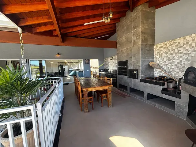 Casa com 1000m² 4 quartos e 6 banheiros, à venda, no bairro Riviera do Jaguari em Piracaia
