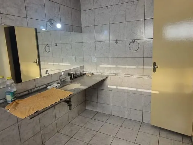 Casa com 320m² 4 quartos e 3 banheiros, à venda, no bairro Porto do Centro em Teresina