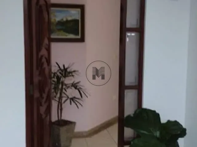 Casa com 300m² 4 quartos e 4 banheiros, à venda, no bairro Portal das Colinas em Guaratinguetá