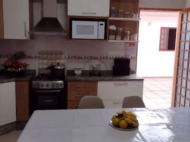 Casa com 300m² 4 quartos e 4 banheiros, à venda, no bairro Portal das Colinas em Guaratinguetá