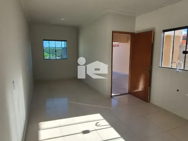 Casa com 126m² 2 quartos e 1 banheiro, à venda, no bairro Agostinho Pizzaia em Rolândia