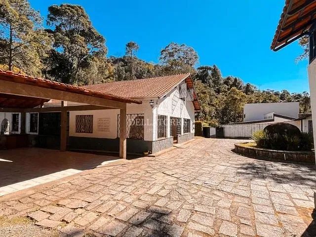 Casa com 3500m² 5 quartos e 6 banheiros, à venda, no bairro Granja Guarani em Teresópolis