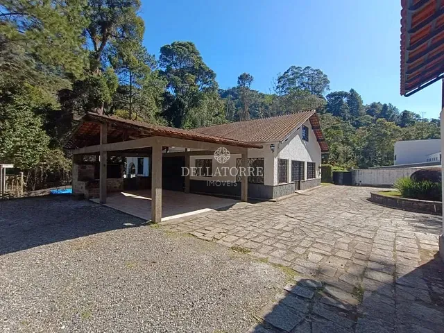 Casa com 3500m² 5 quartos e 6 banheiros, à venda, no bairro Granja Guarani em Teresópolis
