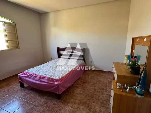 Casa com 134m² 3 quartos e 2 banheiros, à venda, no bairro Esplanada em Bom Despacho