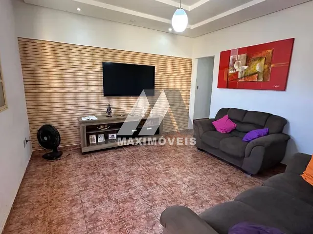 Casa com 134m² 3 quartos e 2 banheiros, à venda, no bairro Esplanada em Bom Despacho