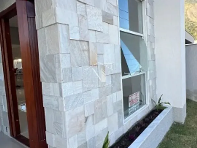 Casa com 370m² 4 quartos e 1 banheiro, à venda, no bairro Cajueiros (Itaipuaçu) em Maricá