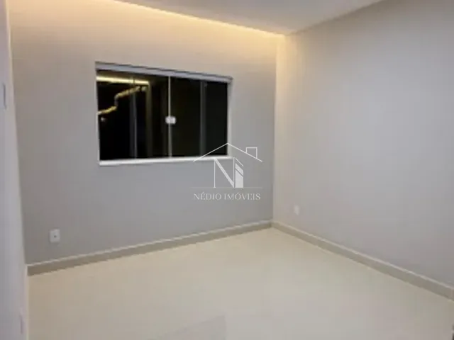 Casa com 370m² 4 quartos e 1 banheiro, à venda, no bairro Cajueiros (Itaipuaçu) em Maricá
