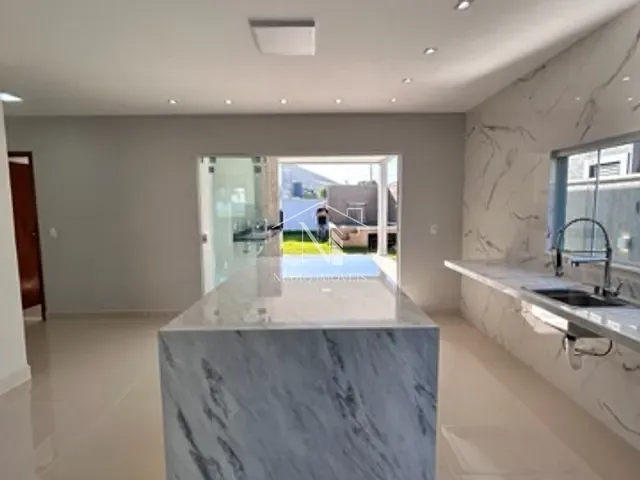 Casa com 370m² 4 quartos e 1 banheiro, à venda, no bairro Cajueiros (Itaipuaçu) em Maricá