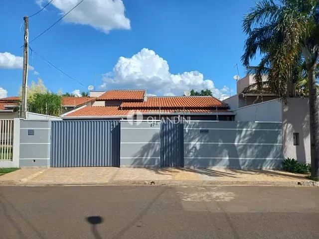 Casa com 319m² 3 quartos e 1 banheiro, à venda, no bairro Jardim Europa em Artur Nogueira