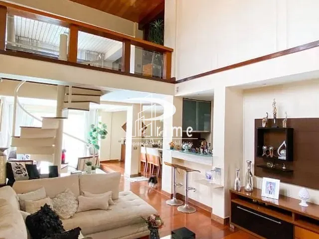 Casa com 450m² 5 quartos e 5 banheiros, à venda, no bairro Camboinhas em Niterói