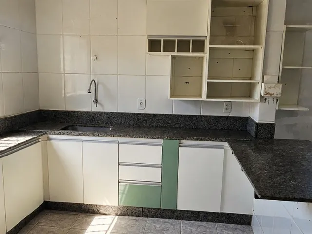 Casa 3 quartos e 1 banheiro, à venda, no bairro Jardim Guanabara em Belo Horizonte
