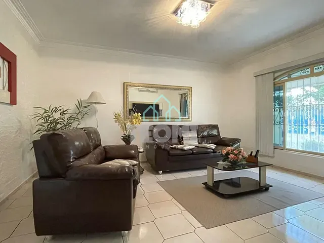 Casa com 250m² 3 quartos e 3 banheiros, à venda, no bairro Jardim Independência em Taubaté