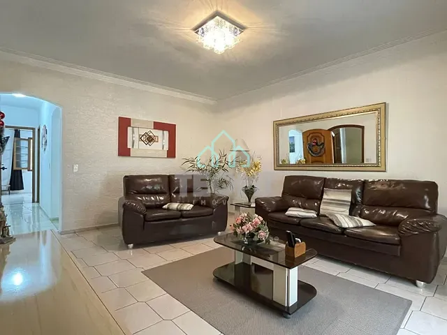 Casa com 250m² 3 quartos e 3 banheiros, à venda, no bairro Jardim Independência em Taubaté